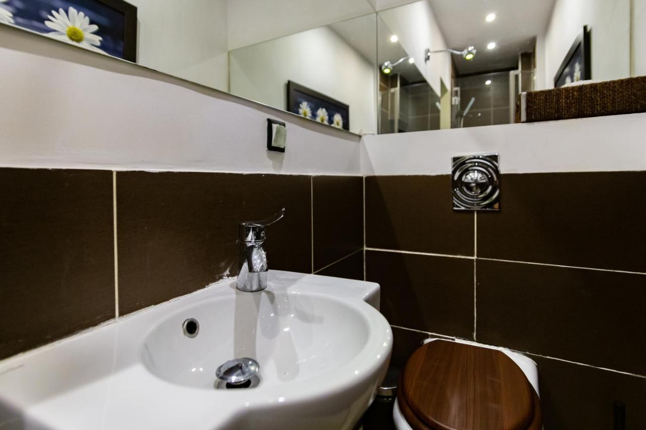 Lilly Apartment Main Train Station Old Town By The Castle Suites קרקוב מראה חיצוני תמונה